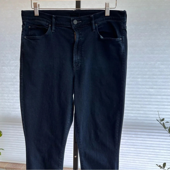 Mother The Stunner Zip Two Step Fray Hem Jeans Holding Hands 32 Classic Edgy - Picture 3 of 9